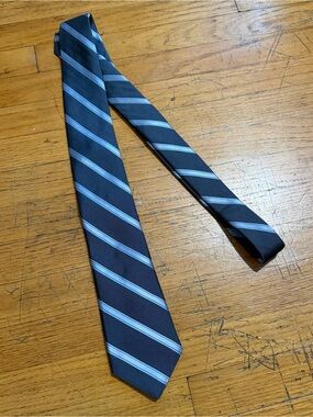 Michael Kors Classic Navy Blue Stripe Men’s Tie